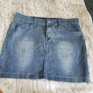 RW&CO BLUE LIGHT WASH JEANS DENIM SKIRT FADED AREA SIZE 12
